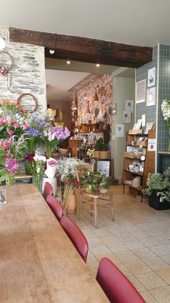 café fleuriste maison flores
